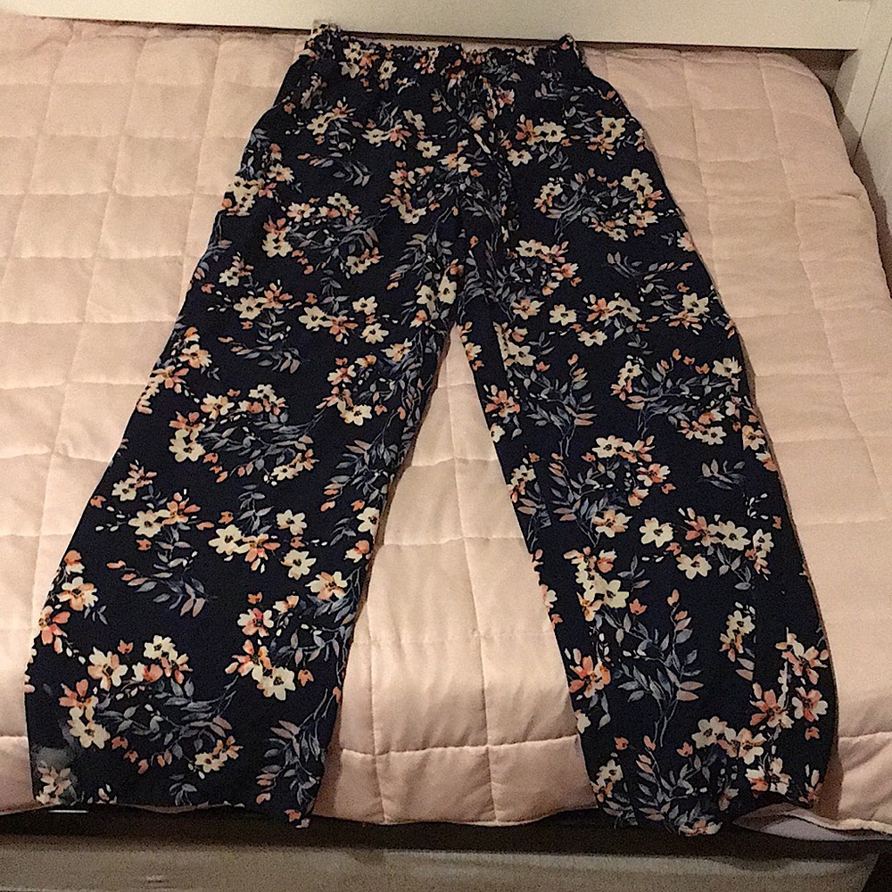 Loose pants, brand new